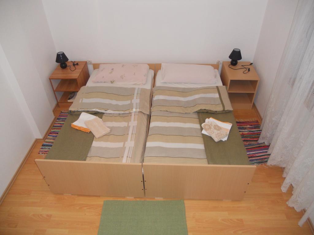 Licko Petrovo Selo Apartman Dosen מראה חיצוני תמונה